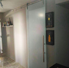 PORTA DE VIDRO TEMPERADO 