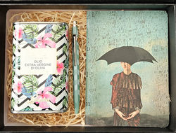 geschenkbox_hellgrün_carandache 849 mosaik_lamantea olivenoel_paperblanks