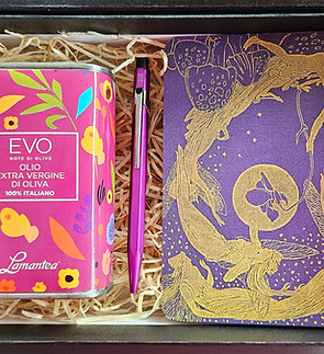 geschenkset-lila-carandache-849-lamantea-olivenoel-paperblanks.jpeg