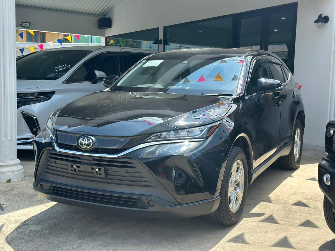 Latest model Toyota Harrier 2.0 S package year 2021
