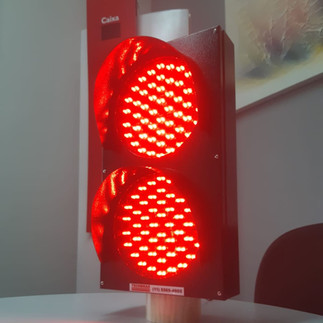 Sistema de sinalização com semáforo de LED Tecnbras