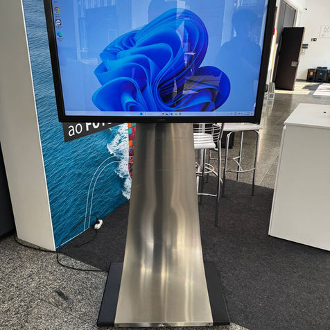 TV Touch profissional com design moderno TOUK