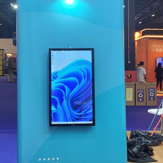 TV Touch Screen para coleta de leads em eventos