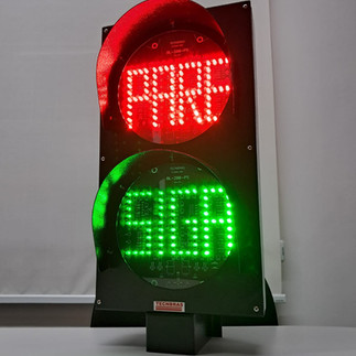 semáforo de LED para controle de acesso em operação logística interna