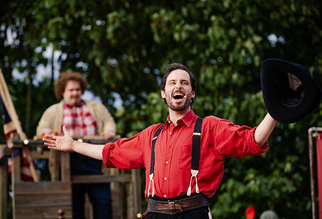 Charlie McCullagh (Frank Butler) - Photo by Harry Elletson