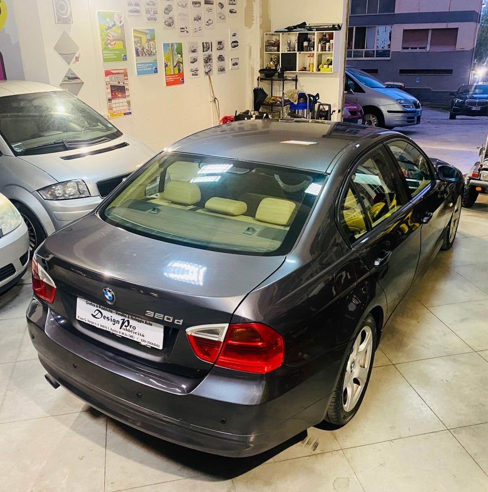 Miniatura: BMW E90 320d