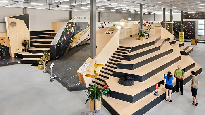 K3_Boulderarena_Kletterbereich_02.webp