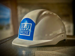 Individualisierte Bauhelme für Bauwerk Unterland GmbH