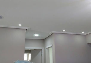 rebaixo de teto tabicado com rodateto/ forro de gesso com rodateto/ projeto de iluminação para gesso
