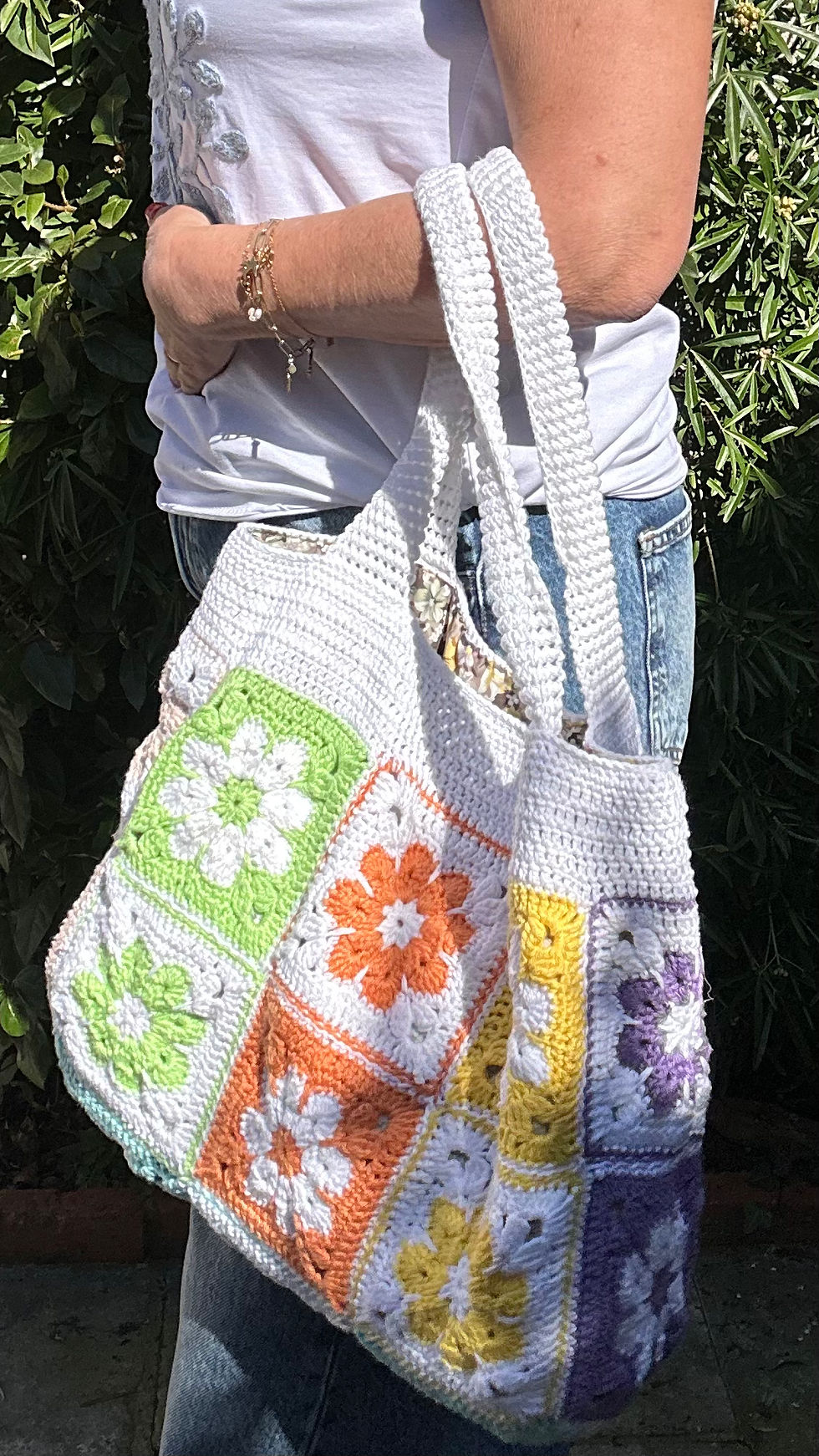 Thumbnail: Sac cabas crochet granny squares porté poigné création artisanale