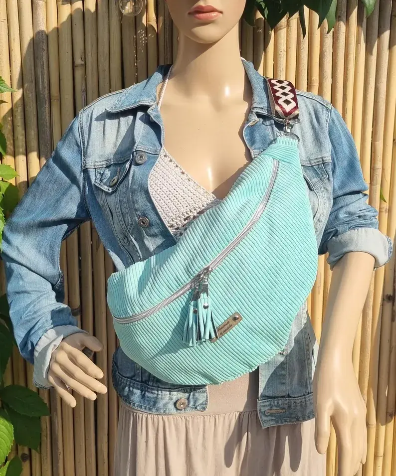 Sac banane velours côtelé vert clair taille XL, sangle amovible et réglable