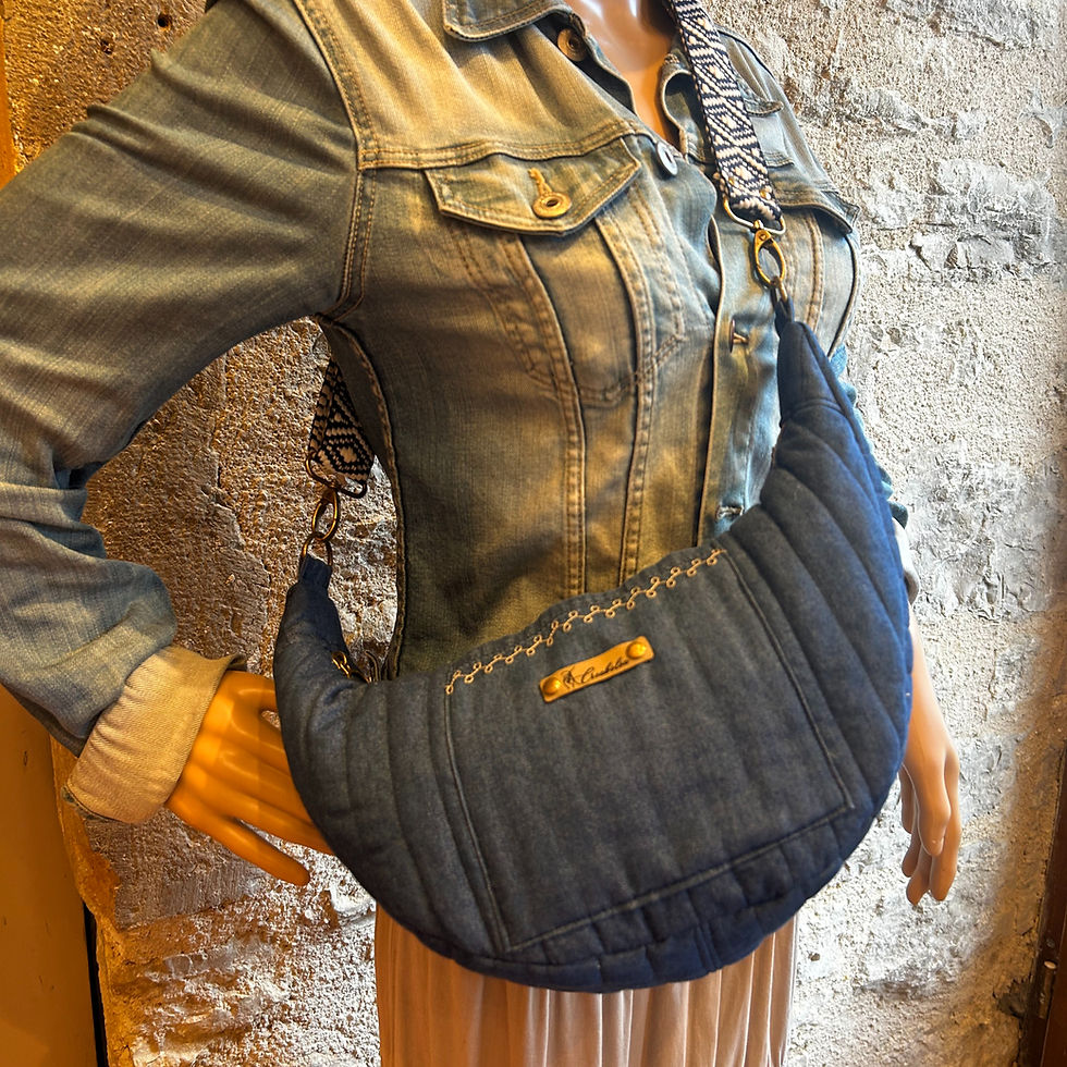 Thumbnail: Sac demi lune personnalisé pour Mélanie