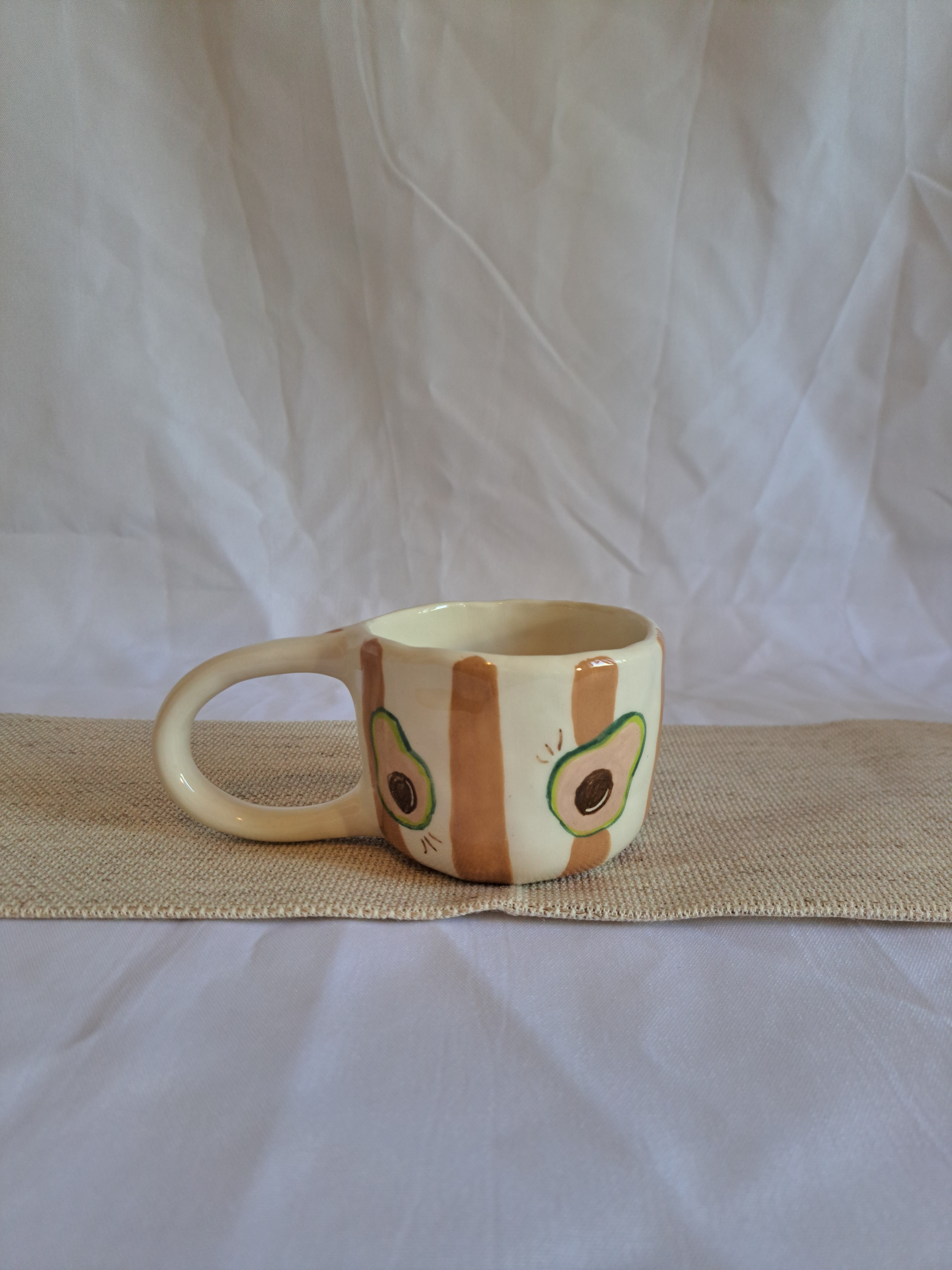 Caneca Abacates