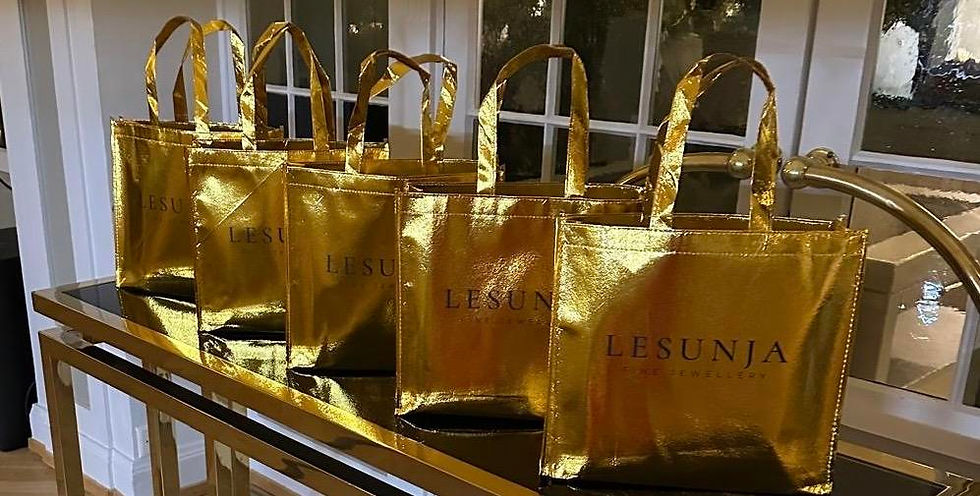 Goldene Geschenktaschen von Lesunja