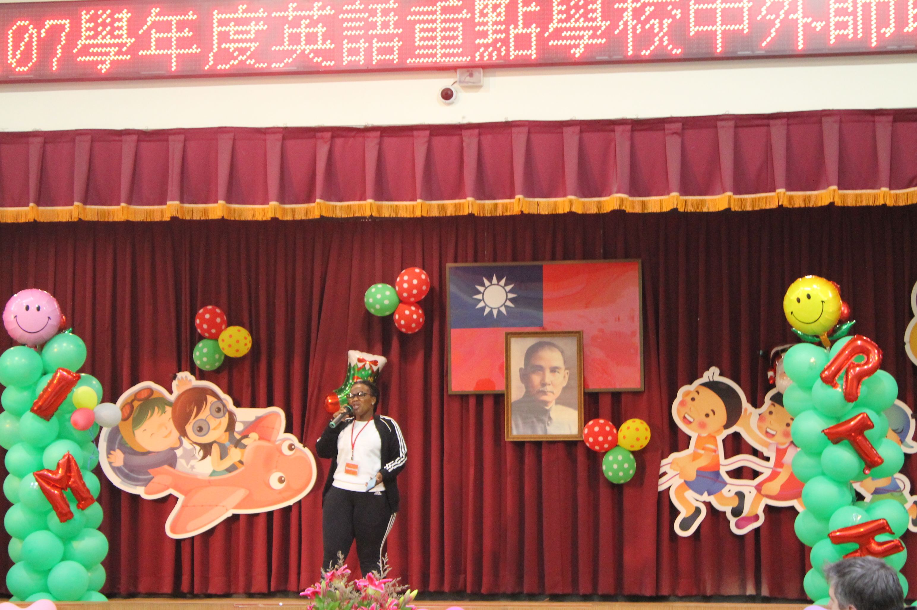 1071218 外師師訓與餐敘 - 外師表演 15.JPG