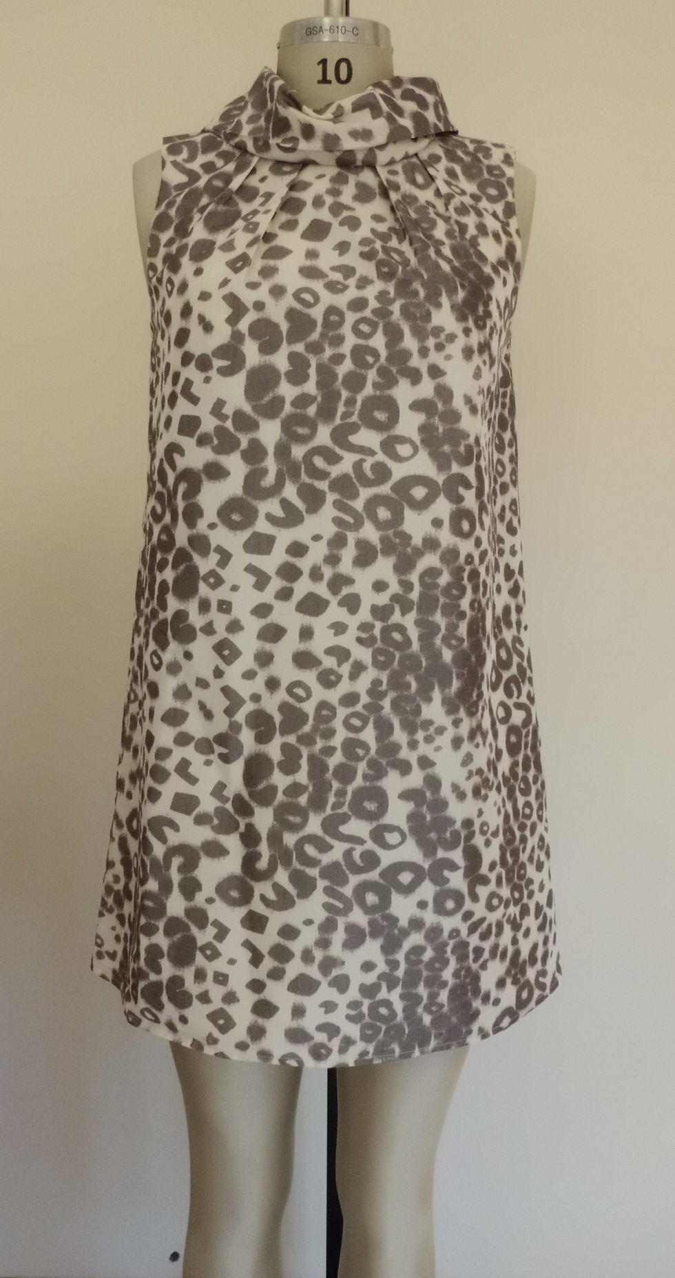 A-line sleeveless dress