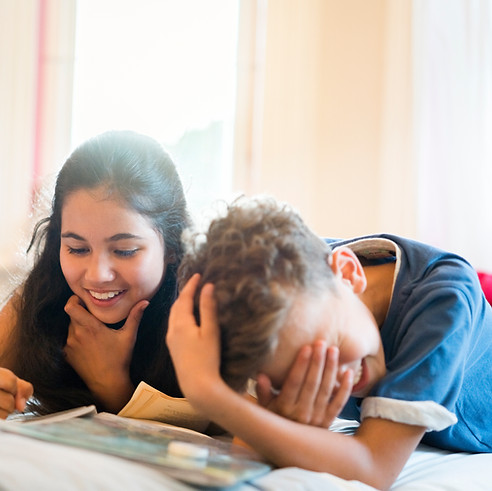 Les enfants à faire leurs devoirs