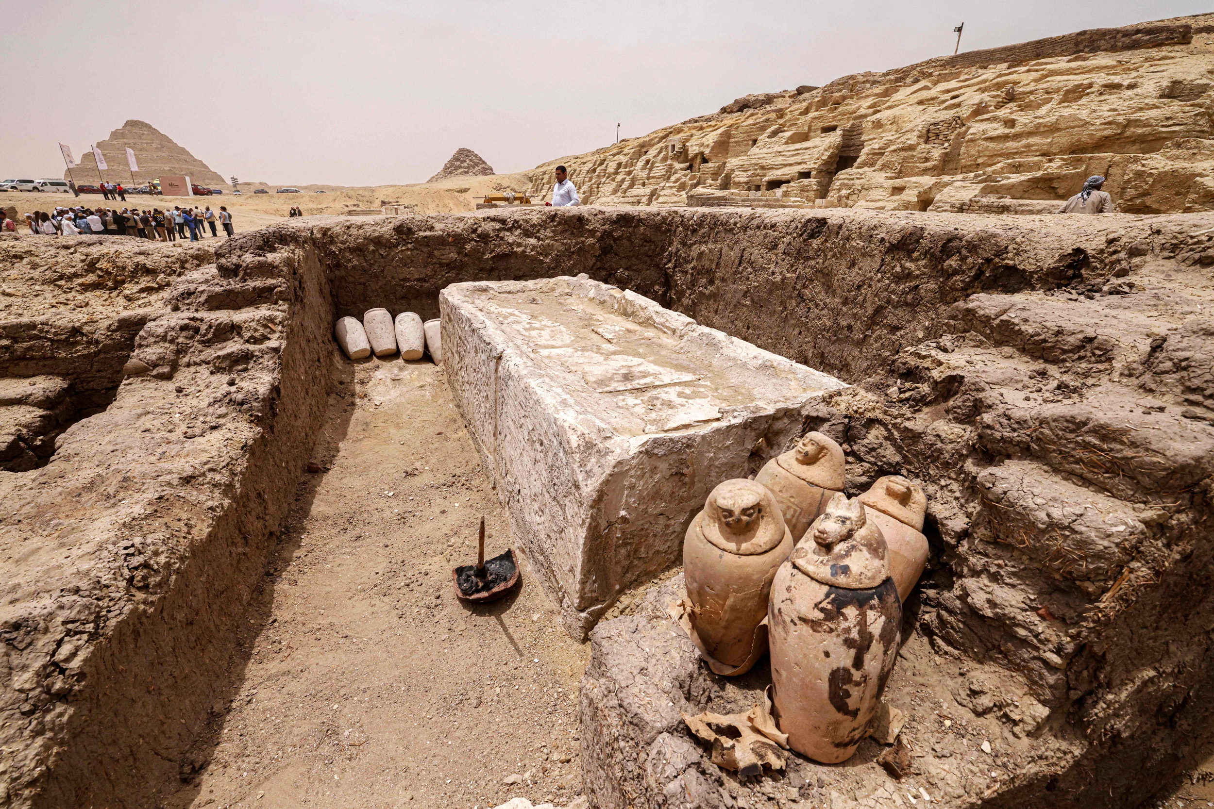Archaeologists discovered ancient tombs and mummification workshops in Egypt