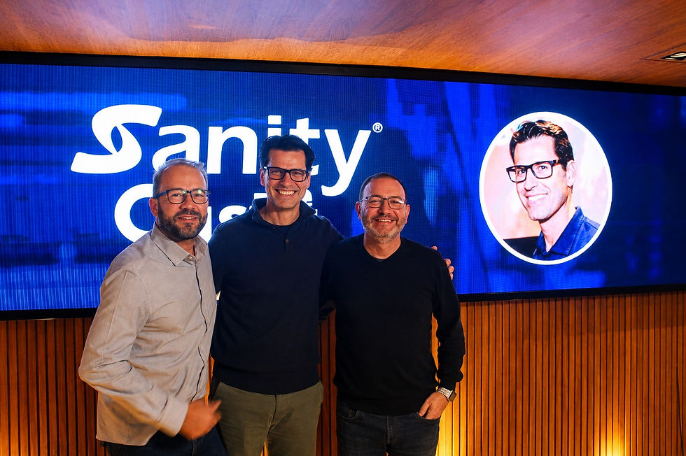 Os diretores e fundadores da Sanity, Cleober Fazani e Daniel Bertuzzi Vilela, em entrevista com Giampaolo Buso, diretor executivo da PariPassu