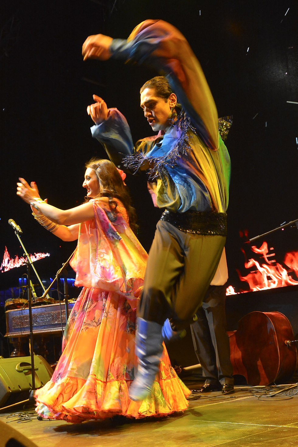 Заказать цыган