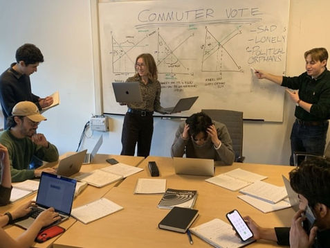 UTSU Candidate Assembles War Room to Target Commuter Vote