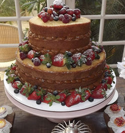 02 naked Bolo naked cake casamento Eve Eventos.jpg