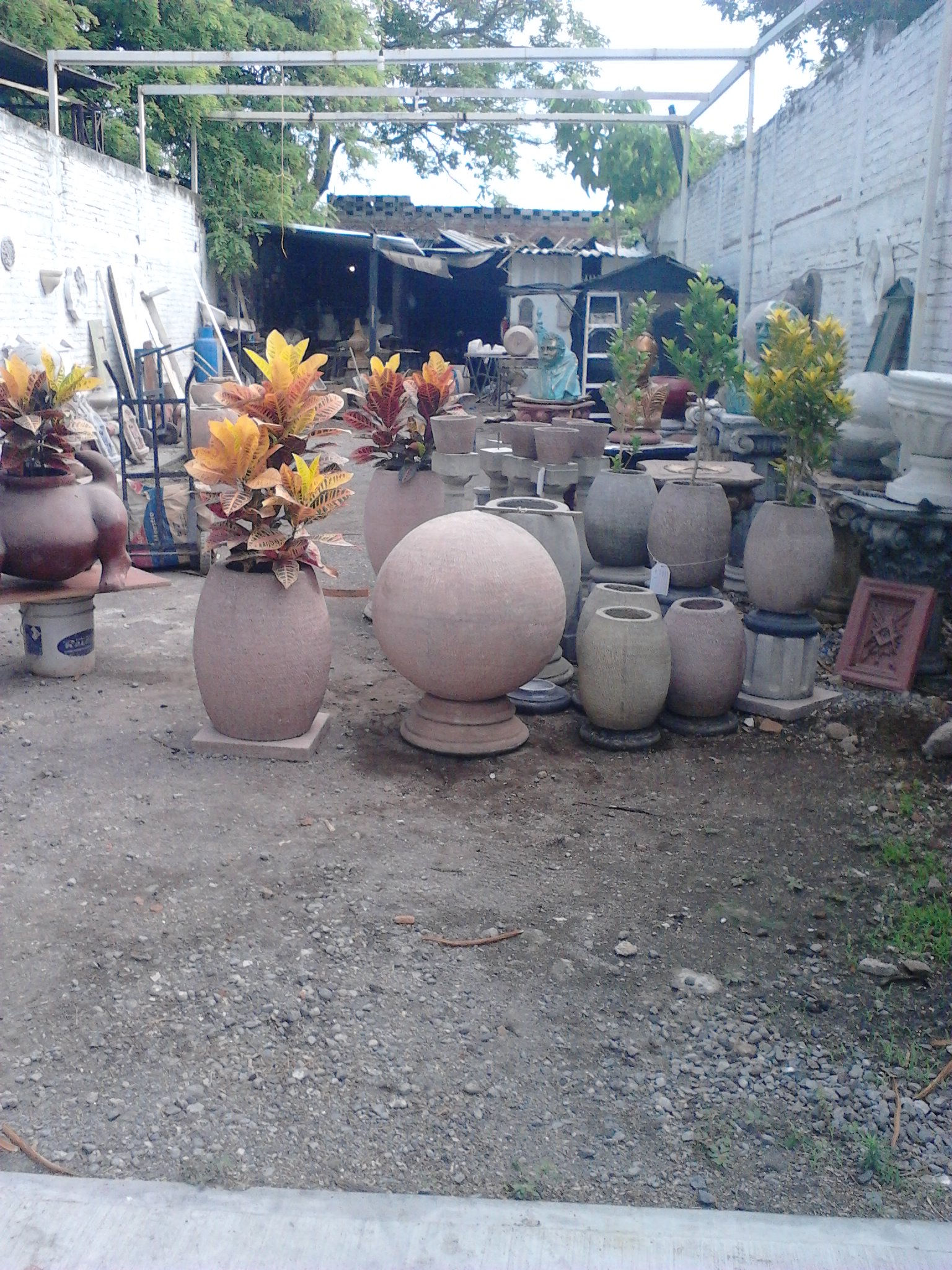 Fuente de Esfera grande con base