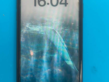 【iPhone 11画面修理】なんばで安く直すなら！重度破損も一律料金で即日30分完了