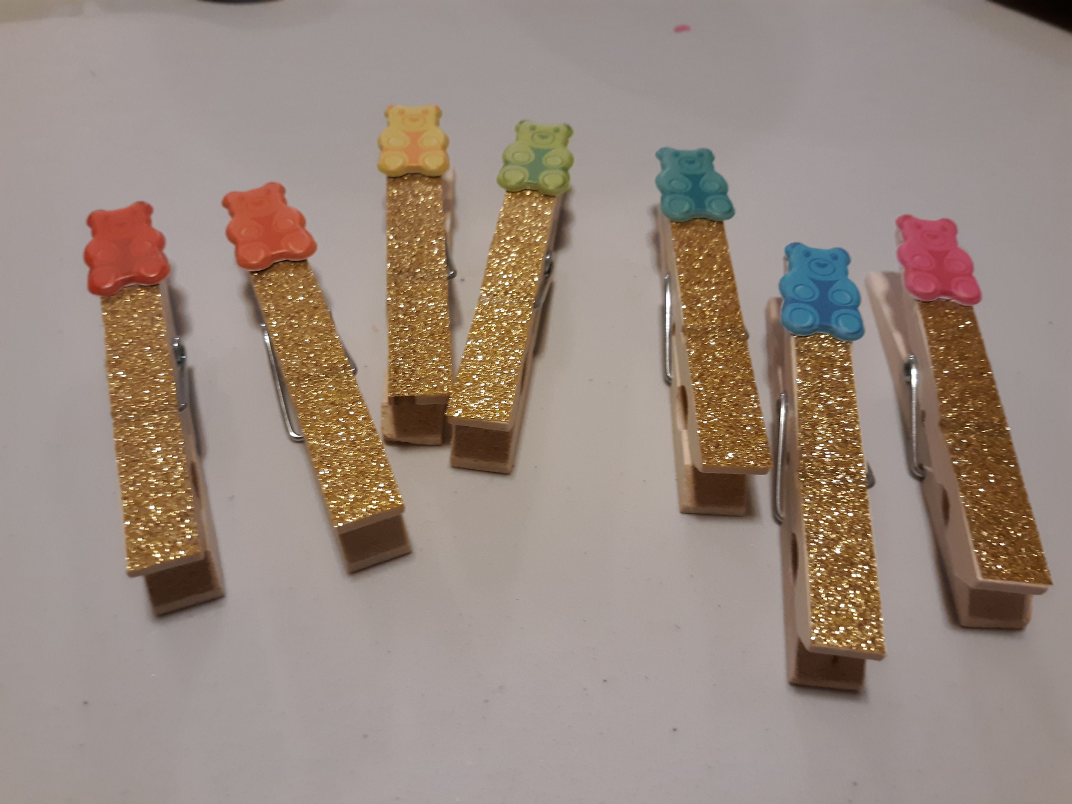Gummi bear chip clips