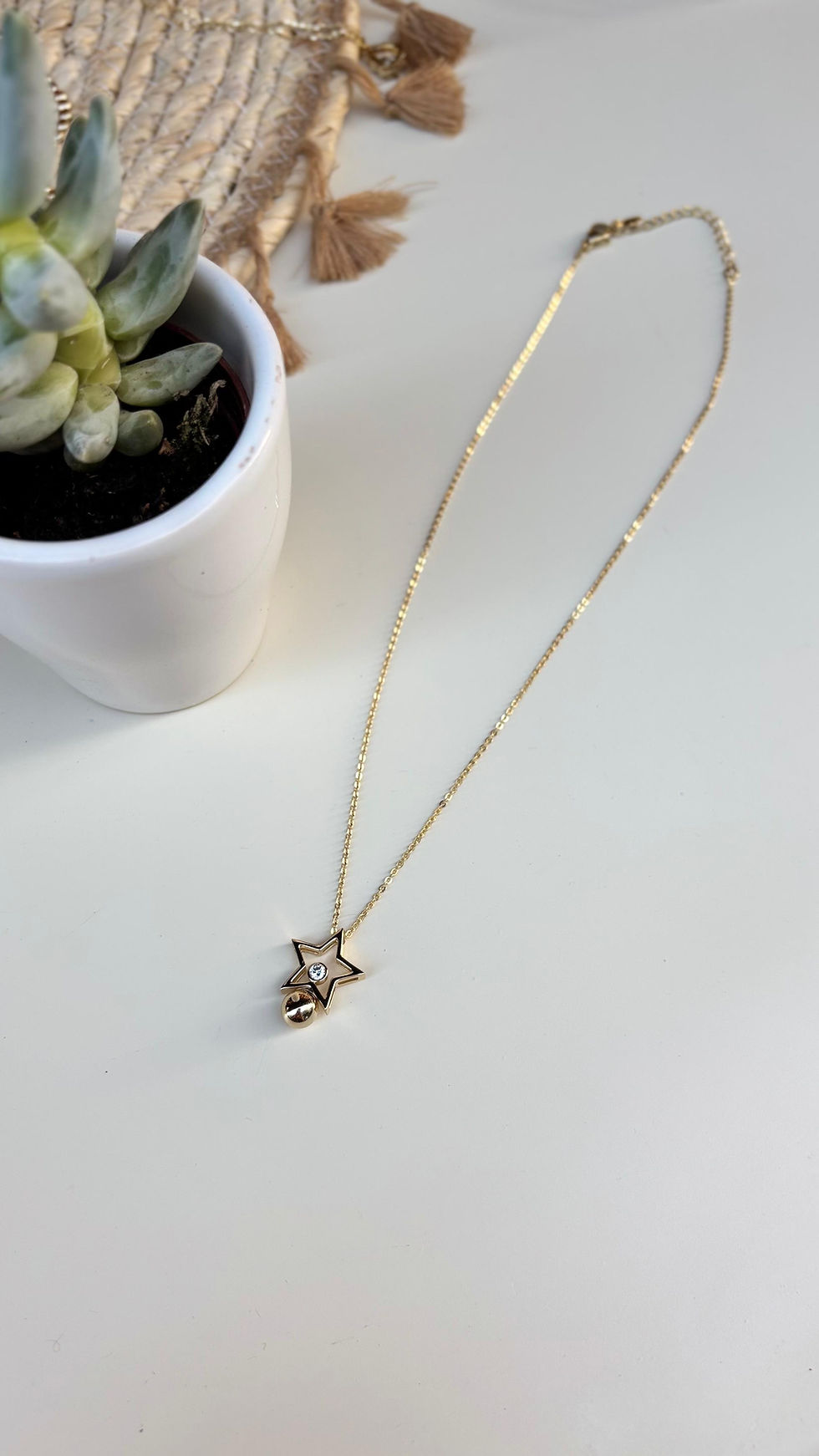 Yıldız  uçlu zirkon taşlı ucu topçuk  çelik kolye