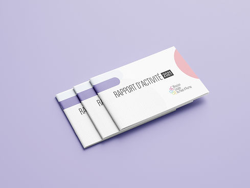 Free_Landscape_Brochure_Mockup_02.jpg