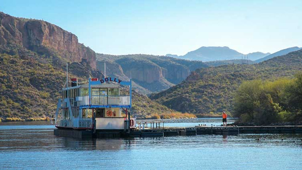 Dolly Steamboat at Canyon Lake