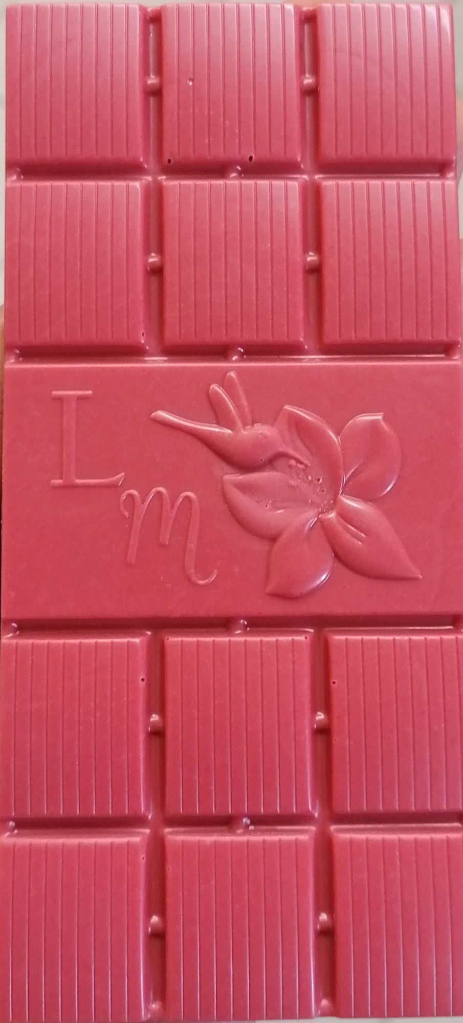 Miniature : tablette de chocolat rose vegan à la fraise et noix de coco