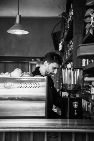 Café Marengo, team achter toog