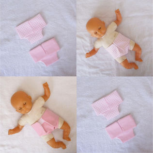 Rupture de stock - Couches pour poupon 30 cm (unie / vichy, rose)