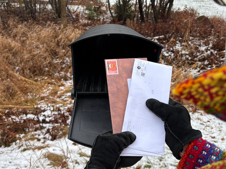 How Story-Letter Subscriptions Strengthen Long-Distance Relationships & Friendships