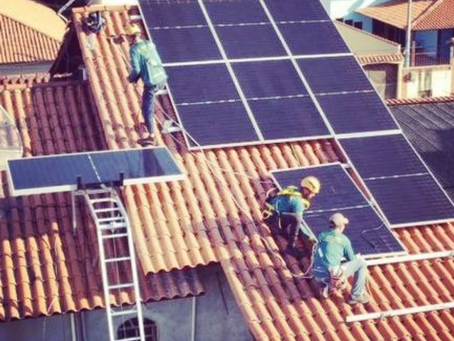 Segurança e qualidade nas instalações através do uso de elevadores elétricos p/ içamento dos módulos