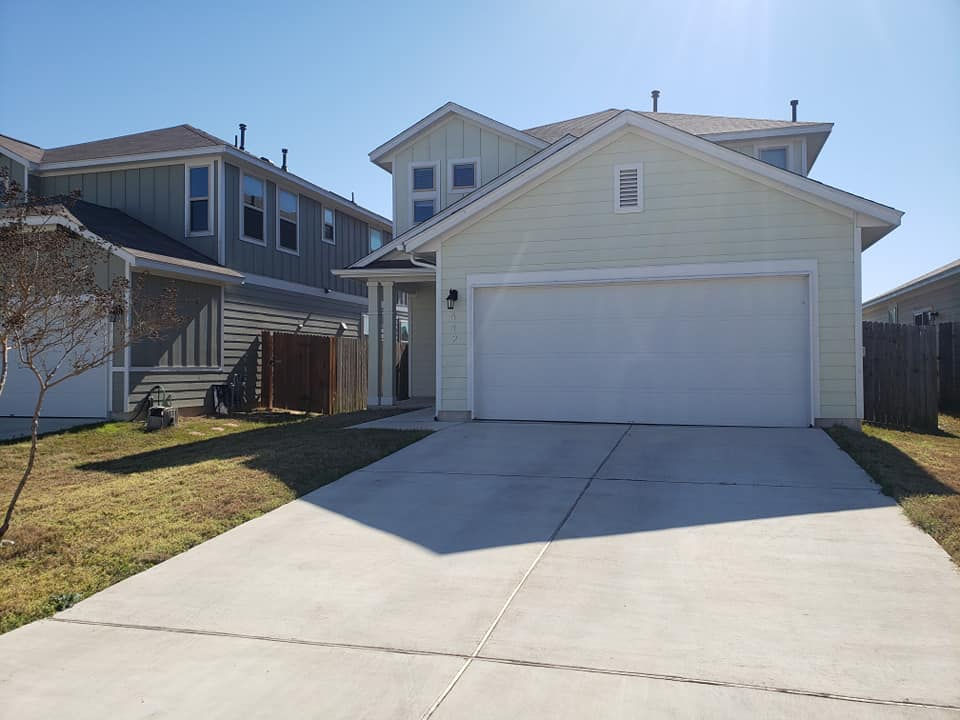 WAPITI EXTERIOR FRONT
