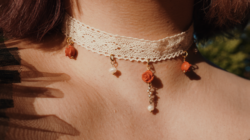 Ivory Rose Choker | HALFDONEGIRLS