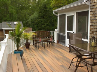Creative Deck Patterns with Borders: Inspiration for Your Backyard