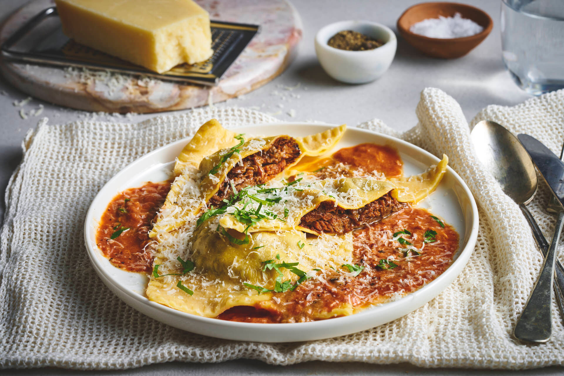 Ravioli med ragu av høyrygg