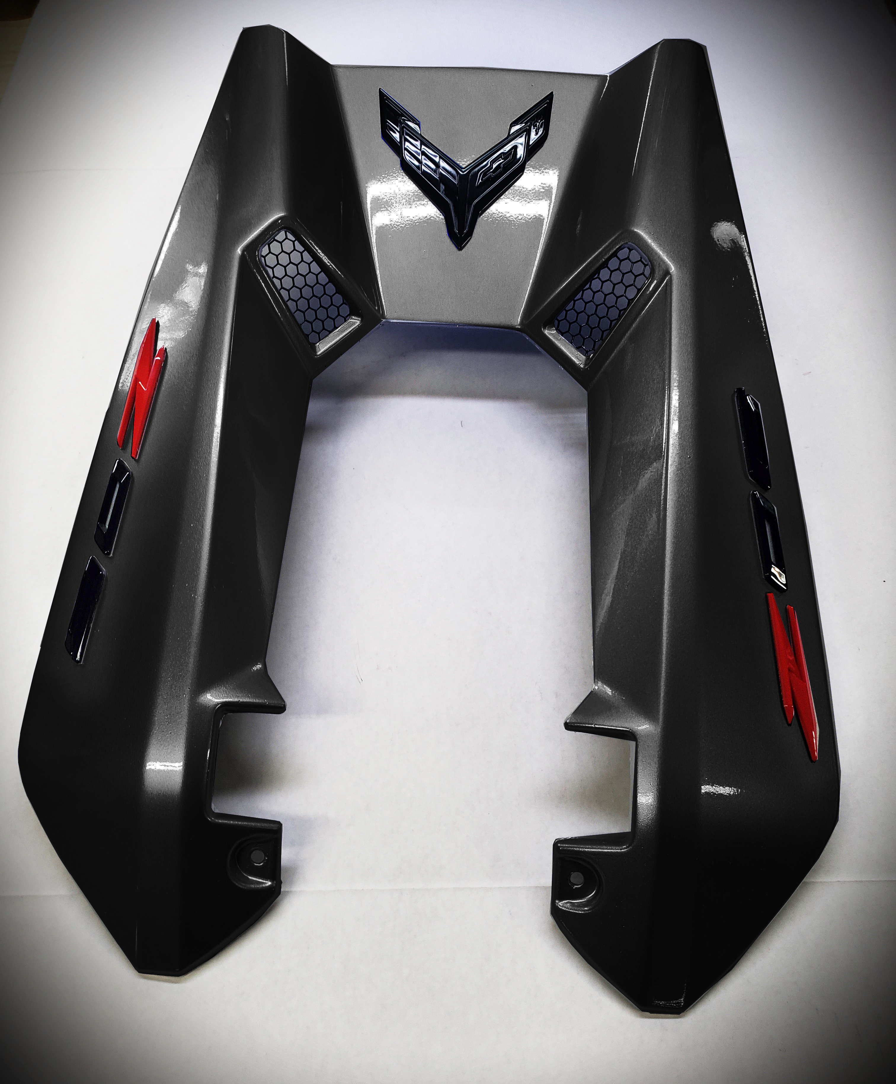 C8 ZO6 CORVETTE ENGINE COVER- HYPERSONIC GRAY- RED AND BLACK TRIM