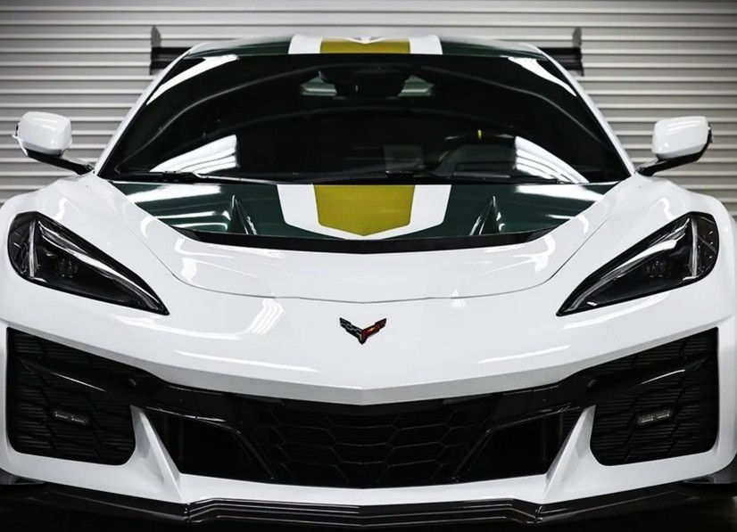 Thumbnail: C8 CORVETTE STINGRAY ENGINE COVER- PACE CAR COLOR COMBINATION