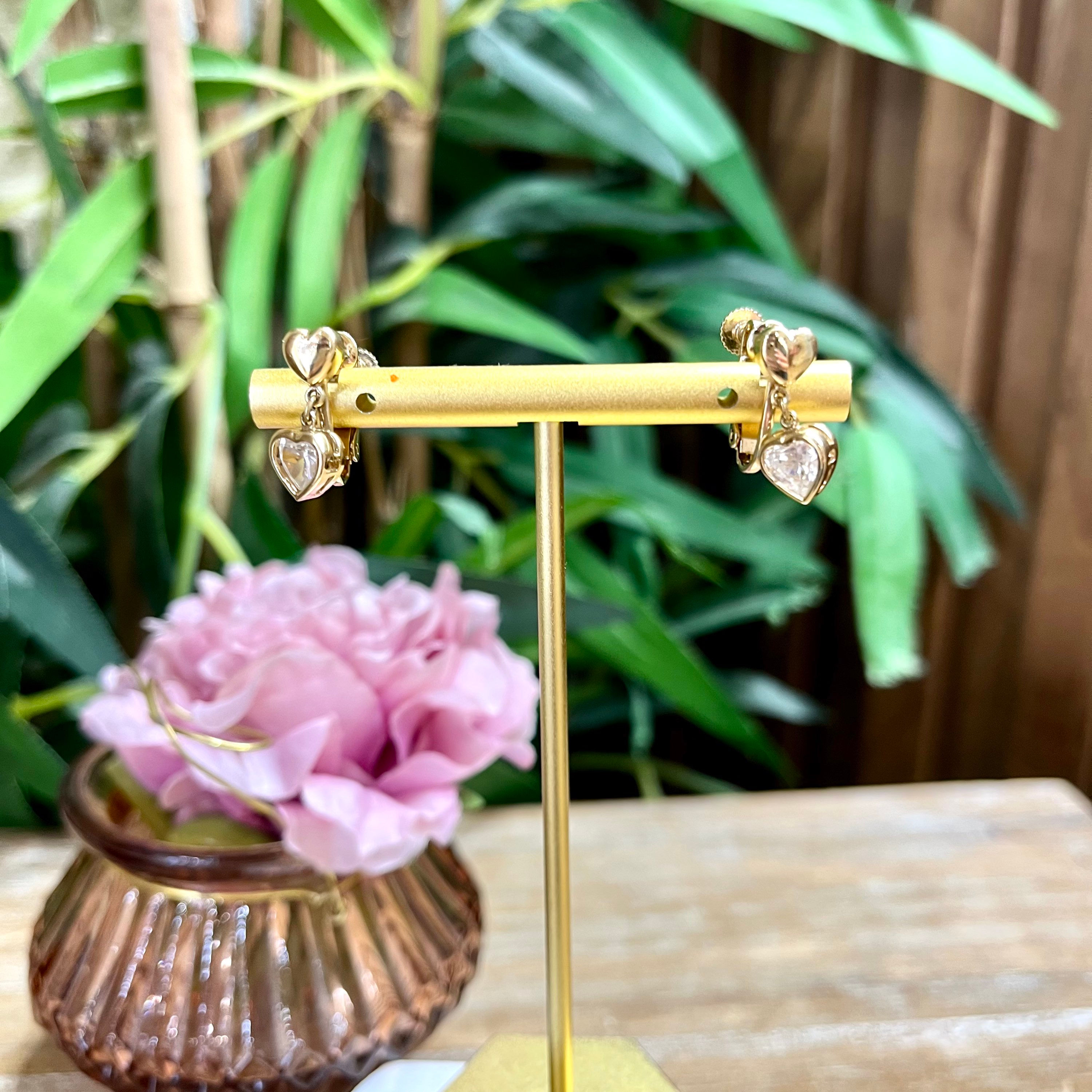 ORECCHINI CLIP CON CUORI PENDENTI