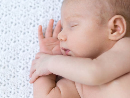 The Best Diaper Changing Pad + 5 Expert Tips to Keep Baby Still During Diaper Changes