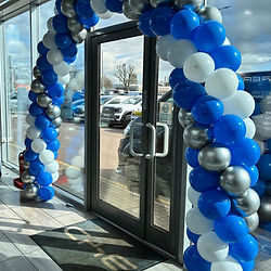 Structured Twisting Balloon Arch