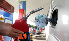 Governo prevê queda de preço de combustível se petróleo mantiver cotação