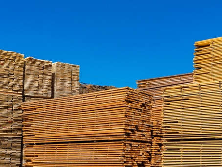 Online vs. In-Store Trade Supplies: Which Is the Best Option for UK Tradespeople?