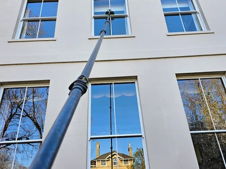 4 Benefits of Regular Window Cleaning Services