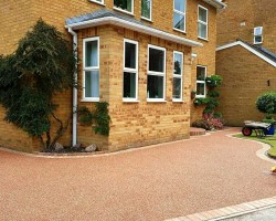 Block Paving vs. Resin Driveways for Your Home